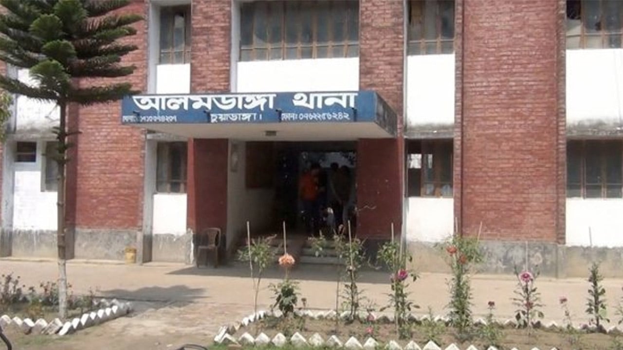 পুলিশের ওপর হামলা, ৪ কিশোর আটক