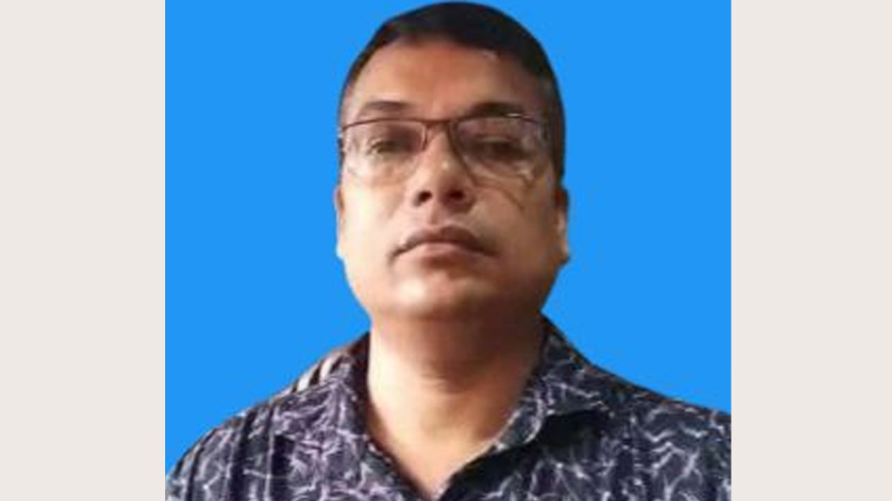 মুদি ব্যবসায়ীকে নিজ দোকানে গলা কেটে হত্যা