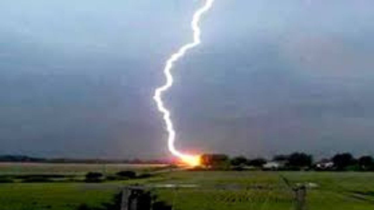 তারাগঞ্জে বজ্রপাতে যুবকের মৃত্যু