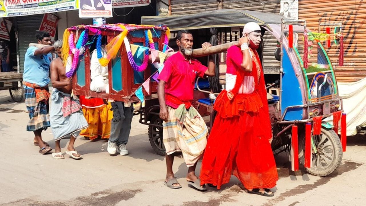 চিতলমারীতে পালকি: ফেলে আসা দিনের ঐতিহ্য