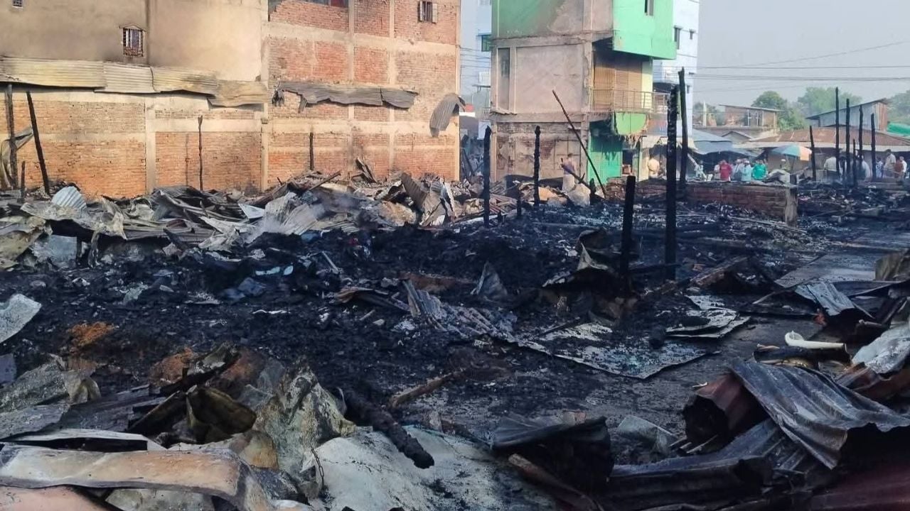 খাগড়াছড়ির দীঘিনালায় অগ্নিকাণ্ডে ৩৫ দোকান পুড়ে ছাই
