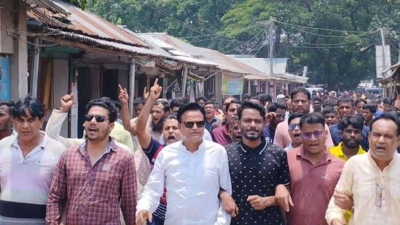 ফুলছড়িতে কার্যক্রম নিষিদ্ধ আ.লীগের কর্মসূচি পালনে জনমনে প্রশ্ন