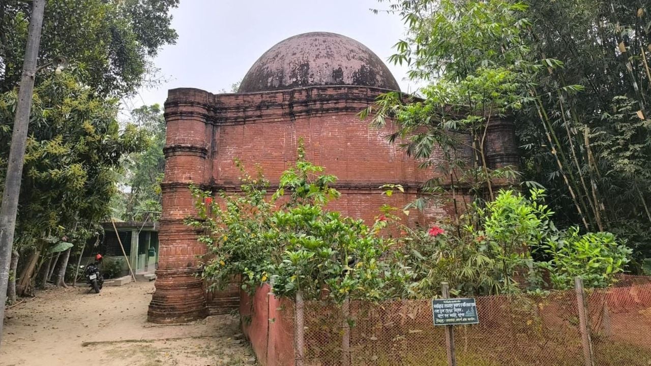 সংস্কারের অভাবে জৌলুস হারাচ্ছে খানজাহান আলী মসজিদ
