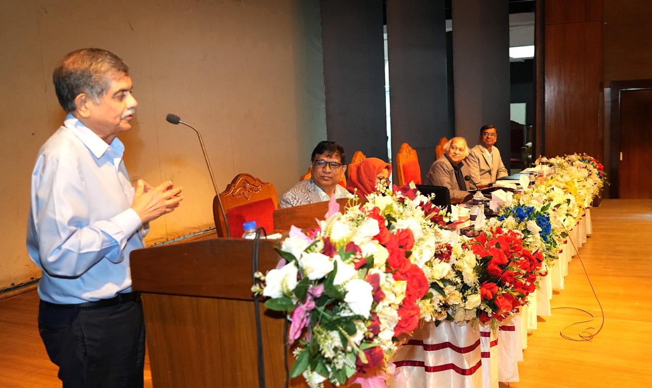 উচ্চশিক্ষার প্রশাসনিক কাঠামোতে স্বচ্ছতা চাই: শিক্ষা উপদেষ্টা