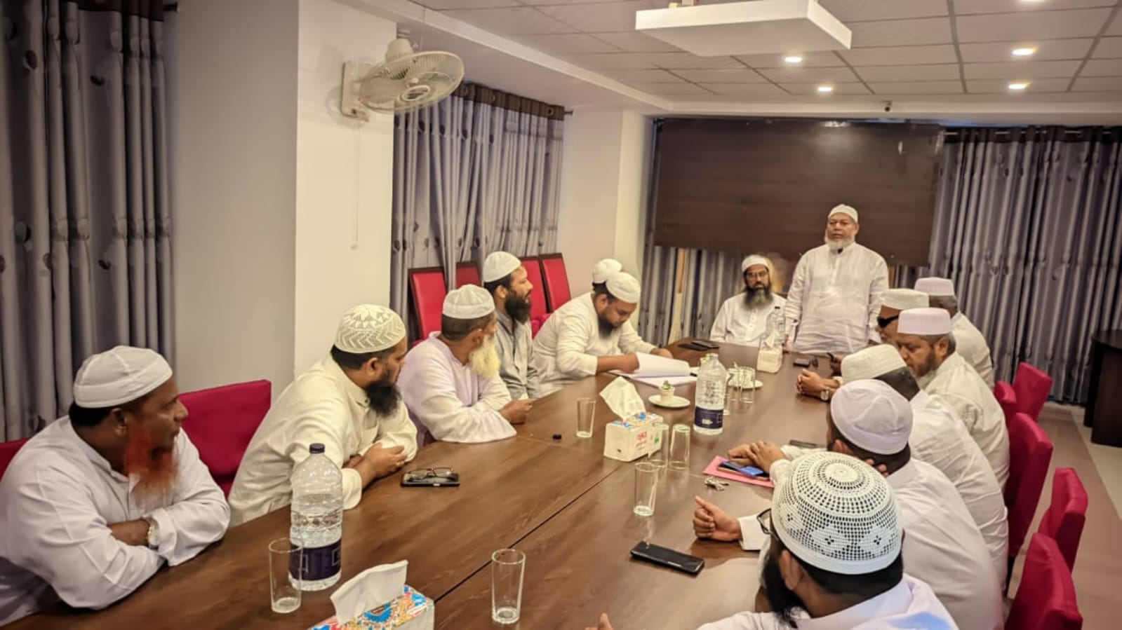 ইসলামী দলগুলোর ঐক্যের স্বার্থে ত্যাগ স্বীকার করতে হবে