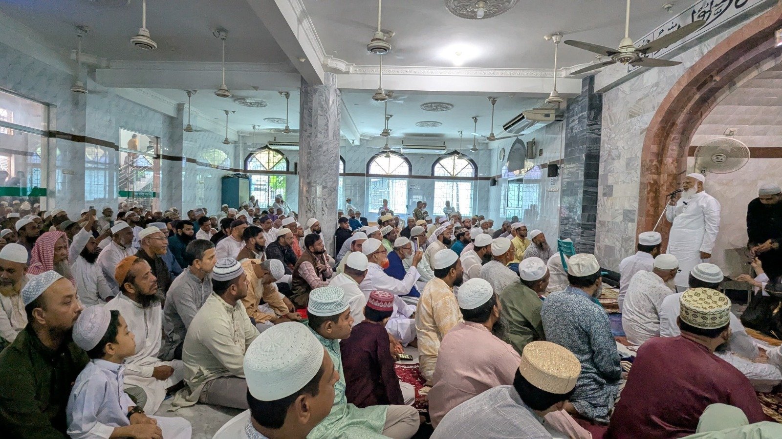 মিরপুরে নির্বাচনি এলাকায় জুমা পড়লেন জামায়াত আমির