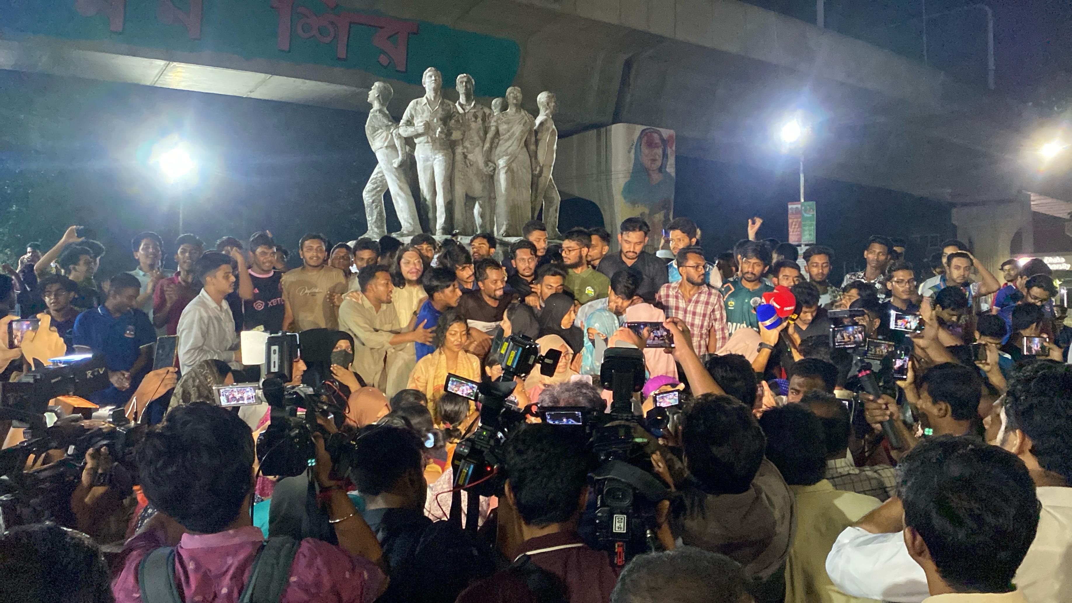 ঢাবি ছাত্রদলের ৫৯৩ নেতাকে হল থেকে বহিষ্কার চান বিক্ষুব্ধ শিক্ষার্থীরা