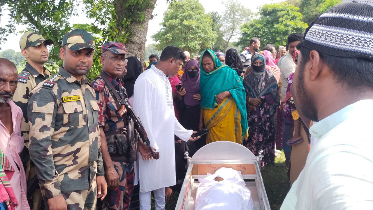 বিজিবি-বিএসএফের মানবিকতায় শেষ দেখা হলো মা-মেয়ের