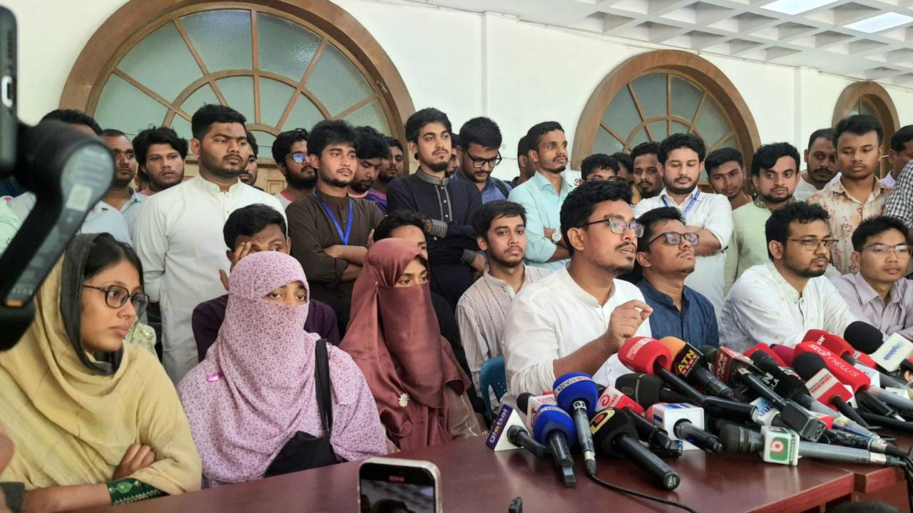 ডাকসুতে ২৮ পদের ২৩টিতেই জয় পেল ছাত্রশিবির