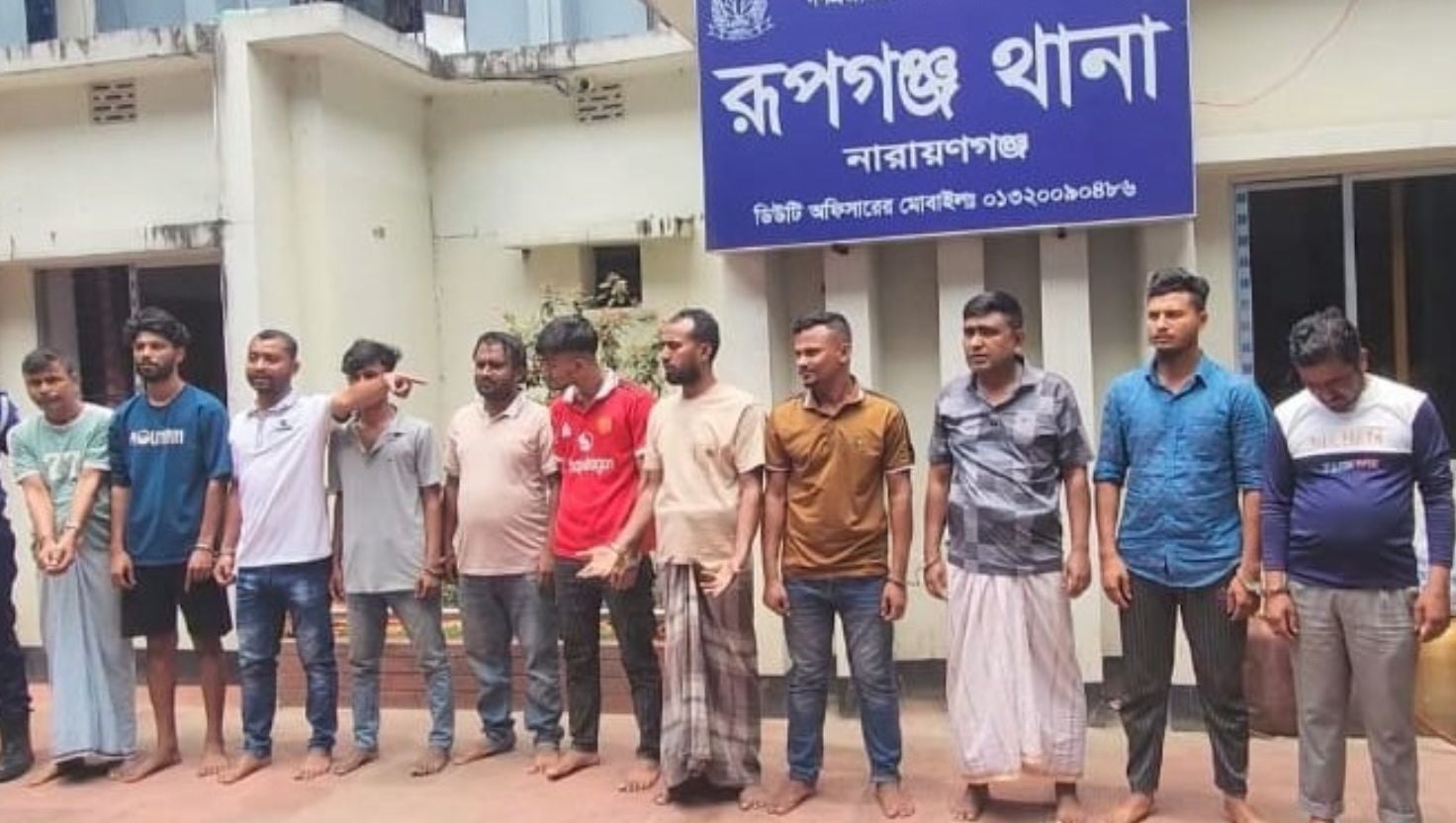 রূপগঞ্জে পুলিশকে অবরোধ করে আটক যুবদল নেতাকে ছিনতাই