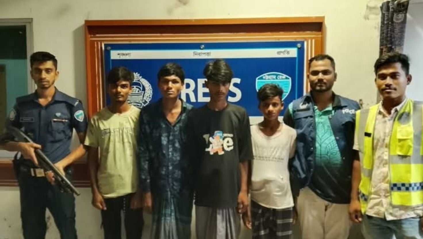 সাতকানিয়ায় দুই শিক্ষার্থীর শ্লীলতাহানির অভিযোগে আটক ৪