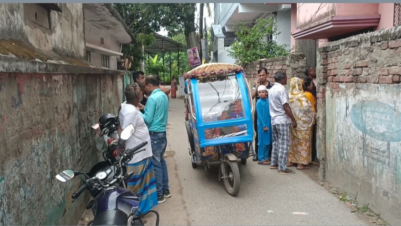 মাদারীপুরে একই পরিবারের তিনজনের লাশ উদ্ধার