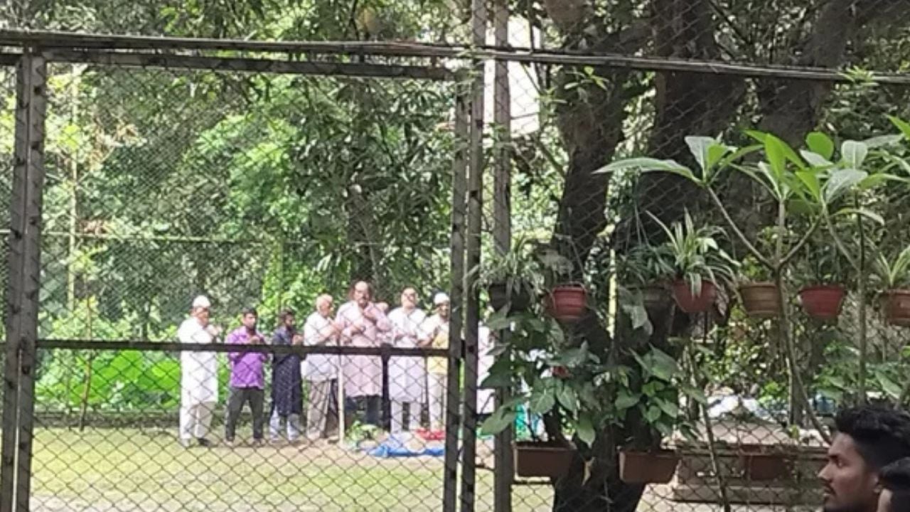 গজারিয়ায় চিরনিদ্রায় শায়িত হলেন কারিনা কায়সার