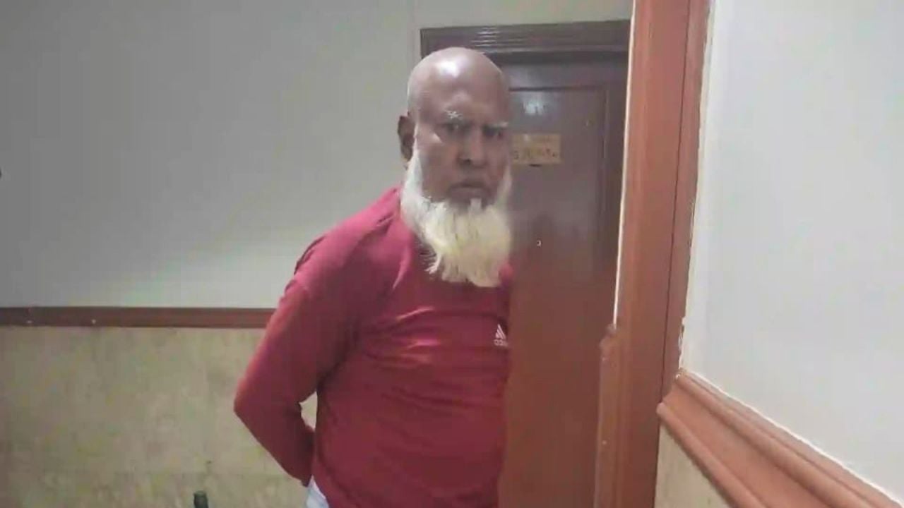 তিন বছর সৌদিতে চিকিৎসাধীন থাকার পর দেশে  ফিরলেন মানিক