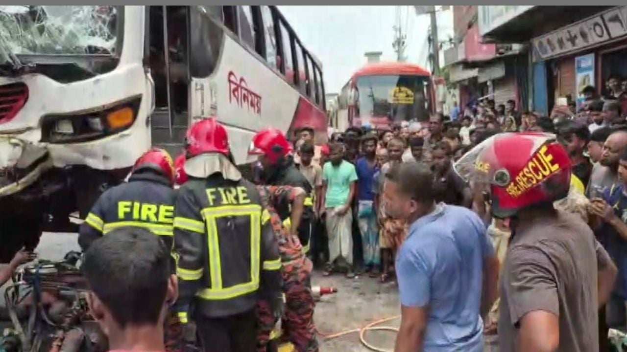 গাজীপুরে বাসচাপায় অটোরিকশার দুই আরোহী নিহত