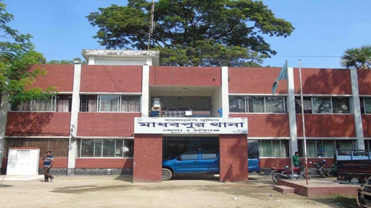 মাধবপুরে বরযাত্রীবাহী মাইক্রোবাসের চাপায় শিশু নিহত