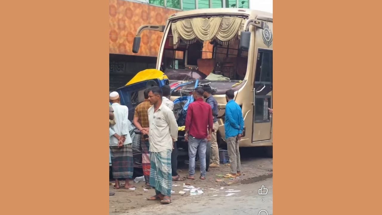 শ্রীমঙ্গলে বাস-পিকআপভ্যান সংঘর্ষে চালক নিহত