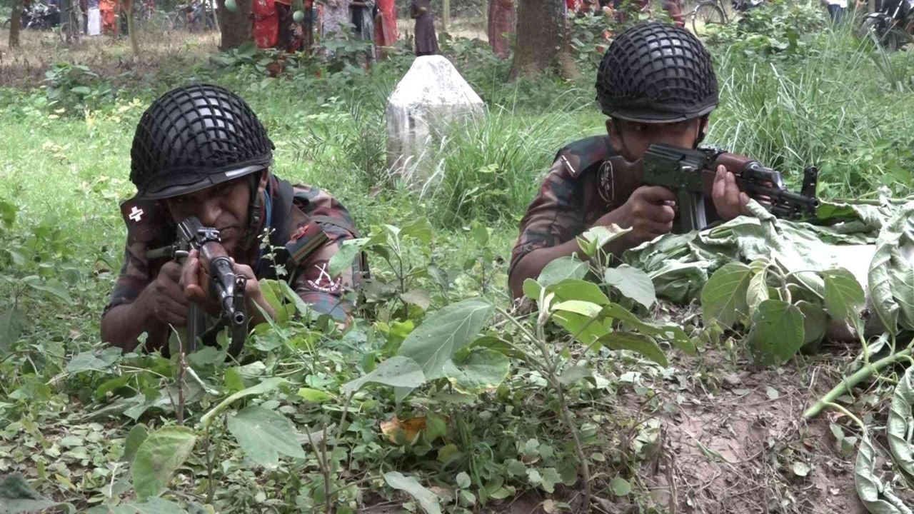 দুই দিন নোম্যান্সল্যান্ডে থাকা ২৮ জনকে ফিরিয়ে নিয়েছে বিএসএফ