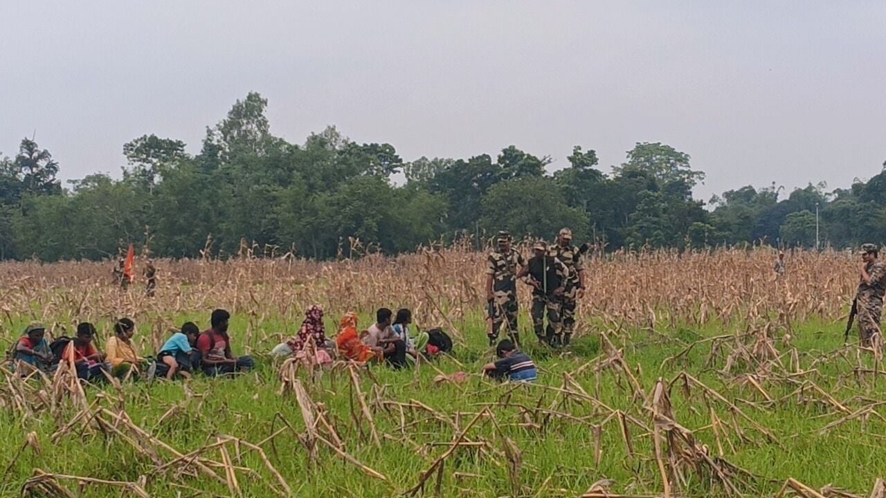 পাটগ্রাম সীমান্তে পুশইনের ১০ জনকে ফেরত নিয়েছে বিএসএফ