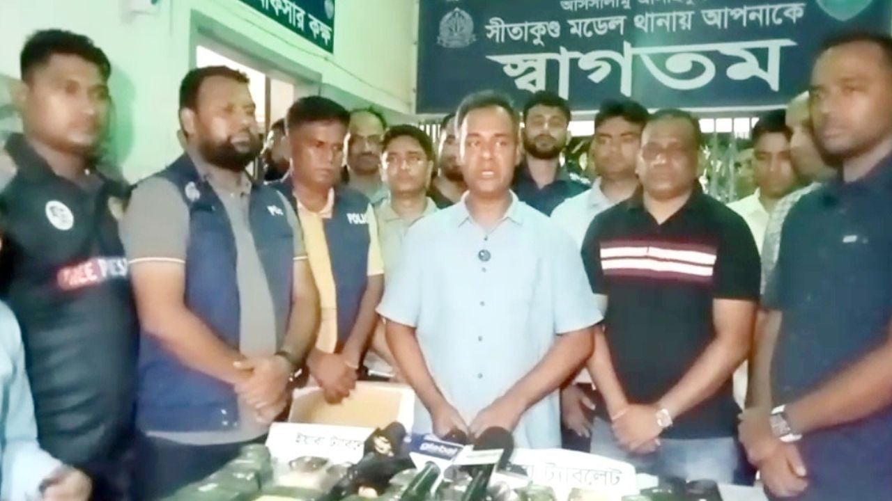 সীতাকুণ্ডে গ্যাস সিলিন্ডার কেটে সাড়ে ৩ কোটি টাকার ইয়াবা জব্দ