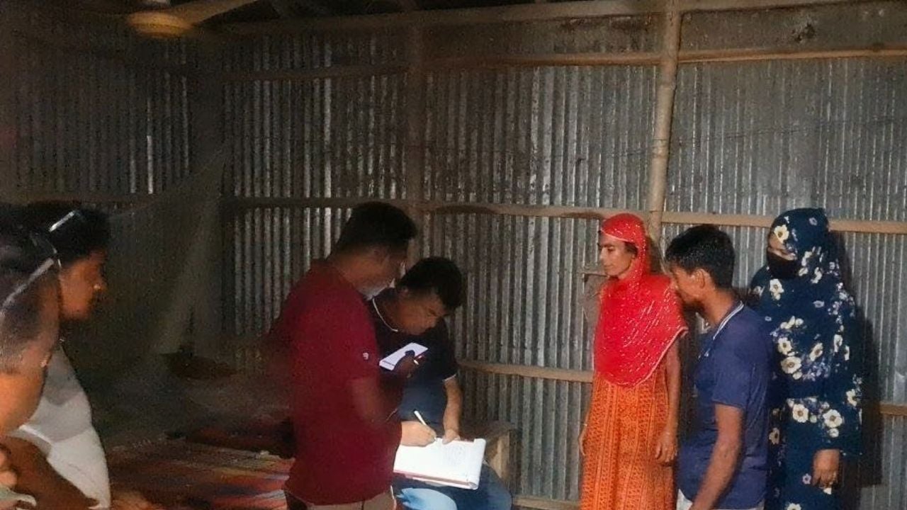 গুরুদাসপুরে এক নারীর রক্তাক্ত লাশ উদ্ধার