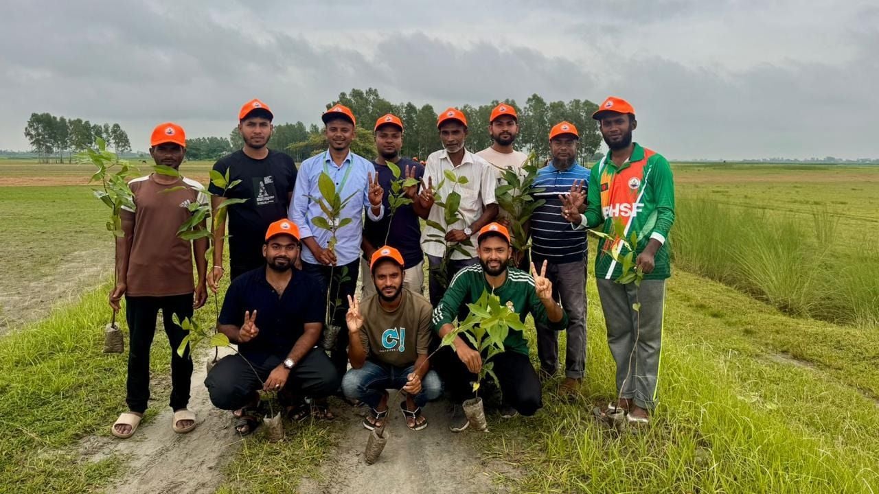 মুন্সীগঞ্জে দেড় হাজার গাছ রোপণ করল স্বেচ্ছাসেবী সংগঠন