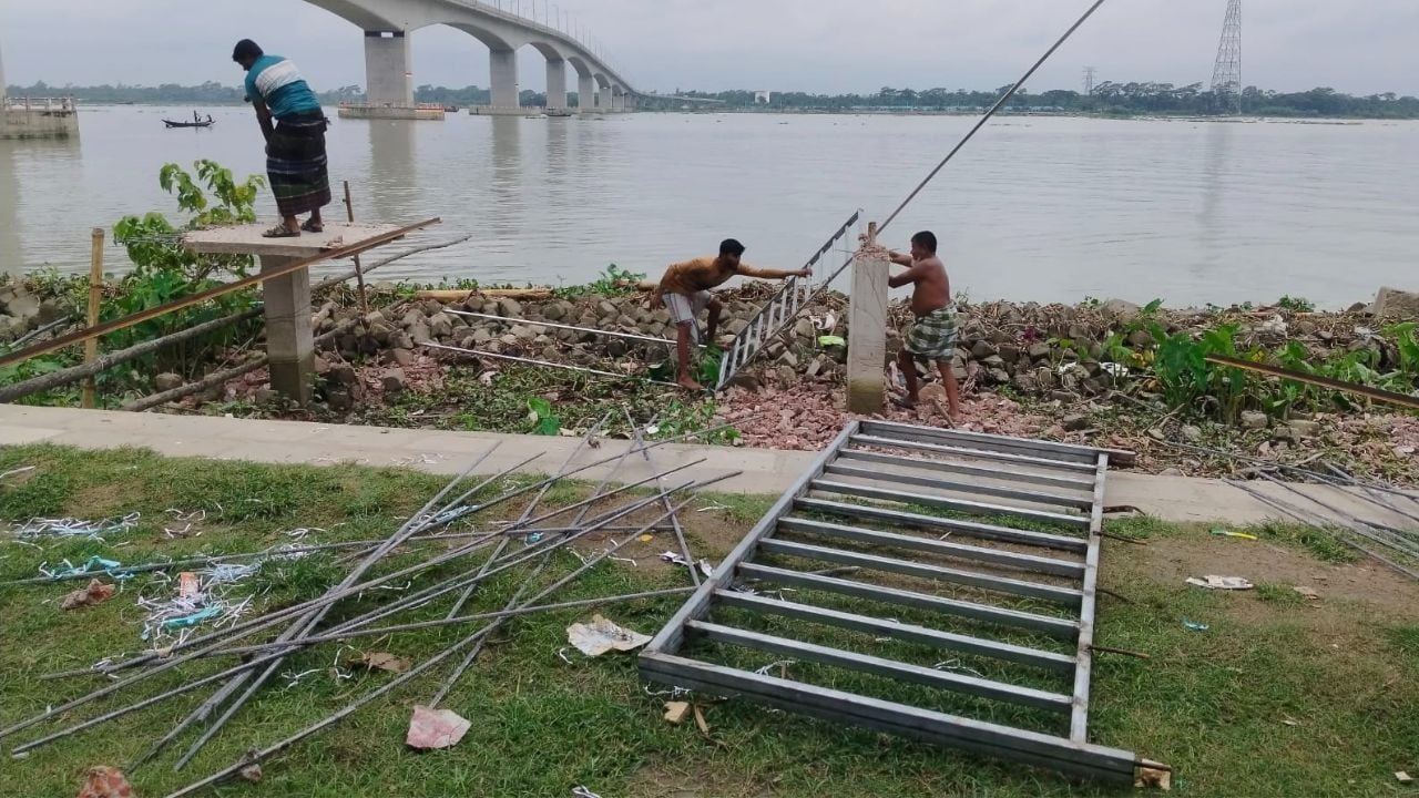 অষ্টম চীন মৈত্রী বেকুটিয়া সেতুর নিচে উচ্ছেদ অভিযান