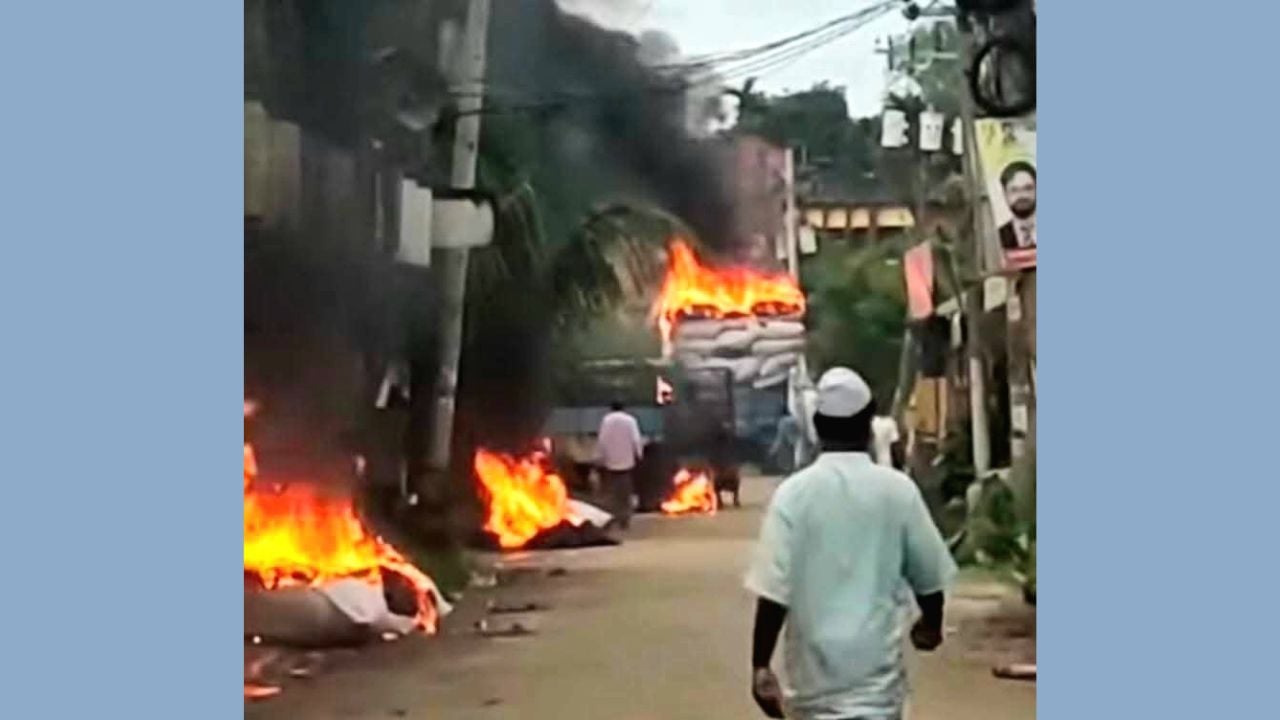 শ্রীমঙ্গলে তুলাবোঝাই ট্রাকে অগ্নিকাণ্ড
