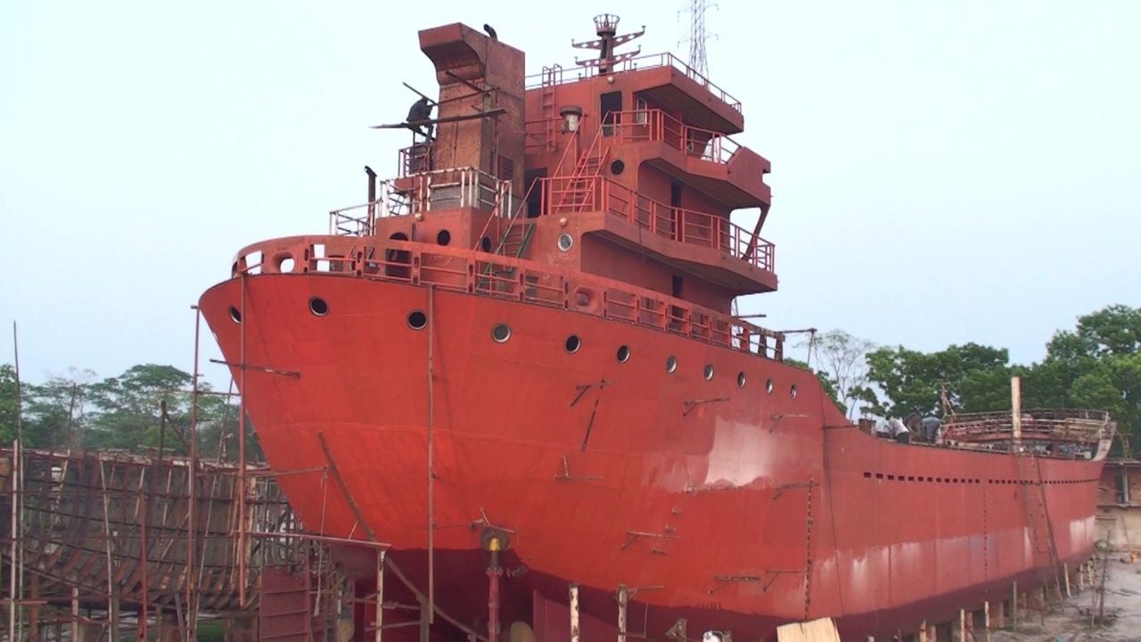 নেছারাবাদে সম্ভাবনার নতুন দিগন্তে বিশ্বমানের জাহাজ নির্মাণ শিল্প