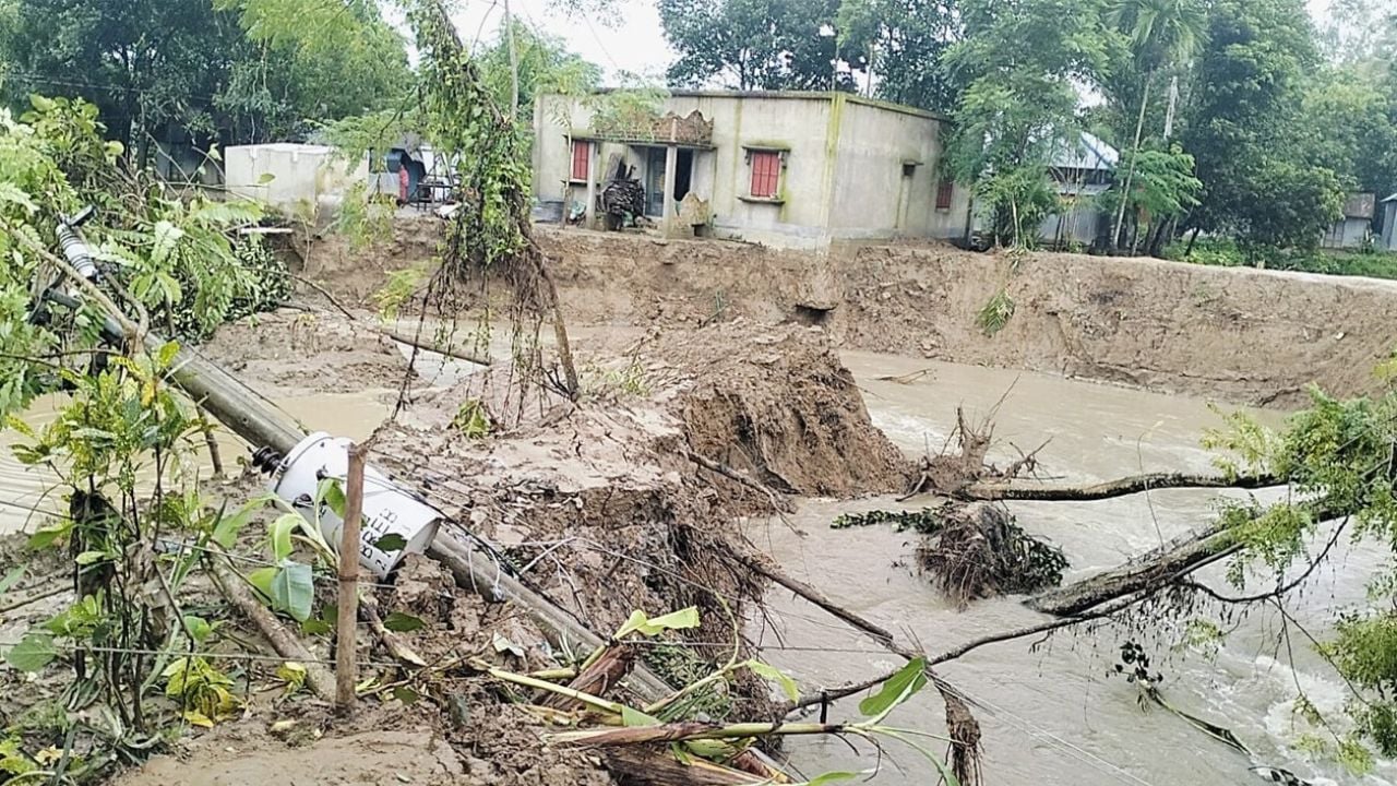 মাধবপুরে অতি বৃষ্টি ও পাহাড়ি ঢলে ভয়াবহ নদী ভাঙন