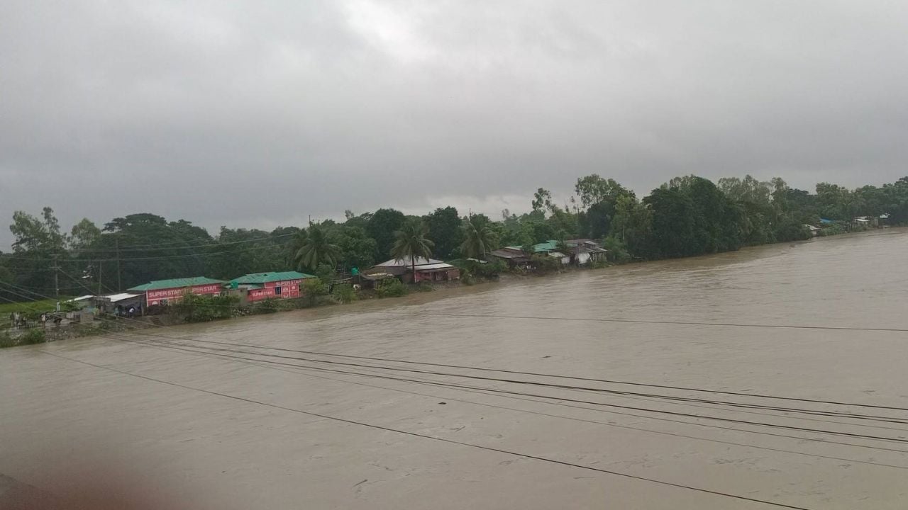 চকরিয়া ও মাতামুহুরিতে নিম্নাঞ্চল প্লাবিত, অর্ধলক্ষাধিক মানুষ পানিবন্দি