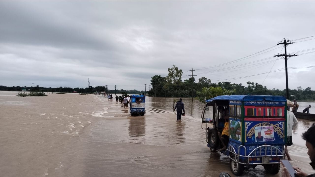 সুনামগঞ্জে অতিবৃষ্টি ও পাহাড়ি ঢলে বাড়ছে নদনদীর পানি