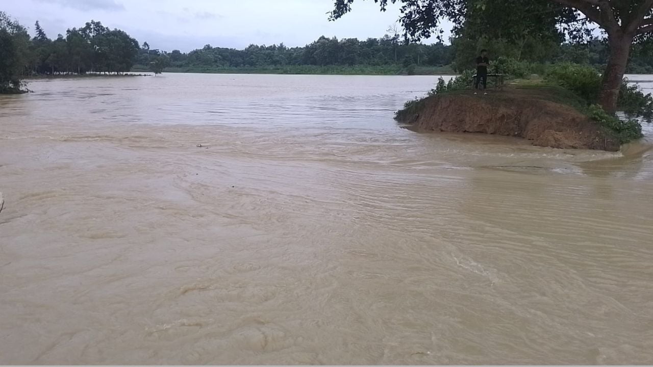 কুলাউড়ার সীমান্ত এলাকা বাঁধ ভেঙে প্লাবিত