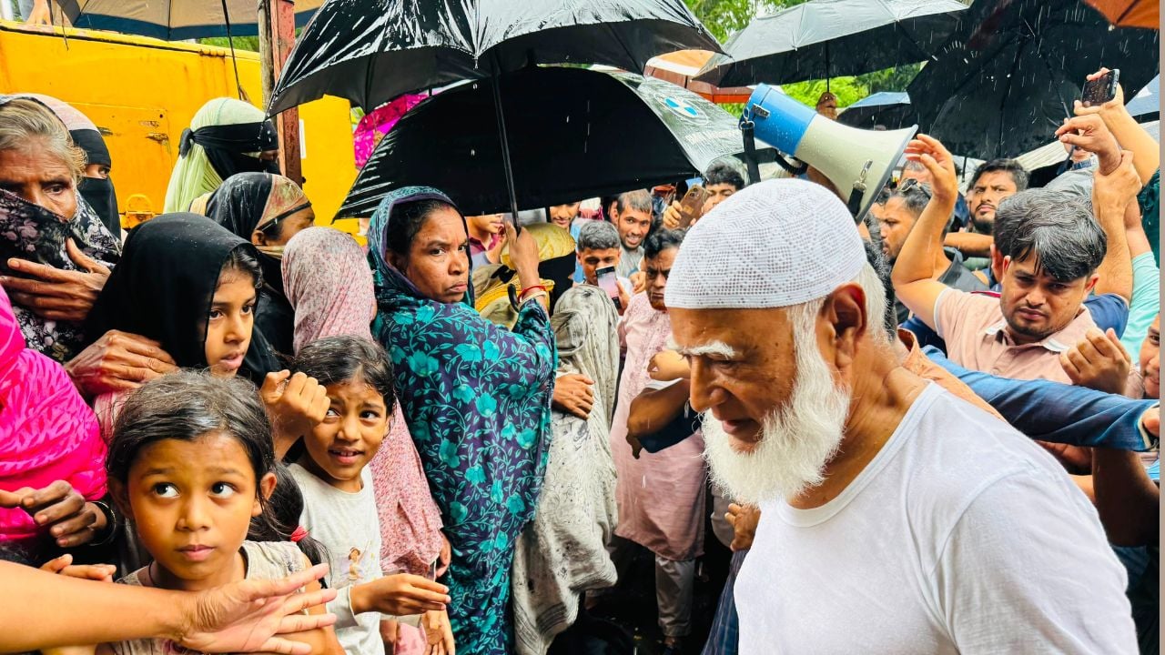 দুর্যোগে মানুষের পরিচয় একটাই—‘মানুষ’: ধর্ম পরিচয় বিবেচ্য নয়