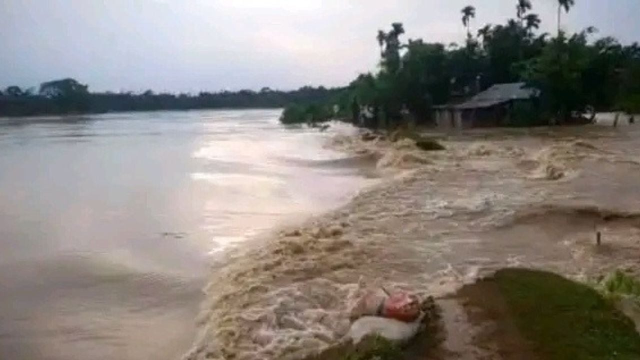 রাজনগরে ১৫ গ্রামের মানুষ পানিবন্দি নিহত ১