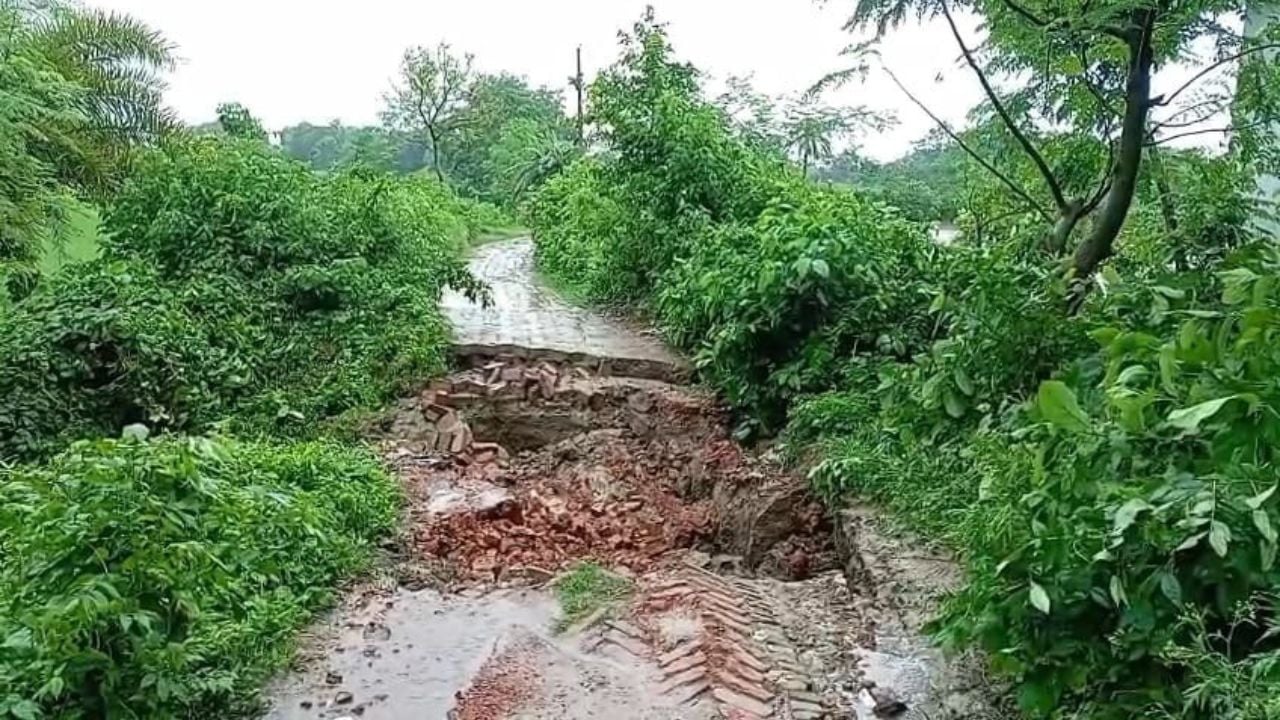 চুয়াডাঙ্গায় বিরামহীন বৃষ্টিতে অস্বস্তিতে জনজীবন