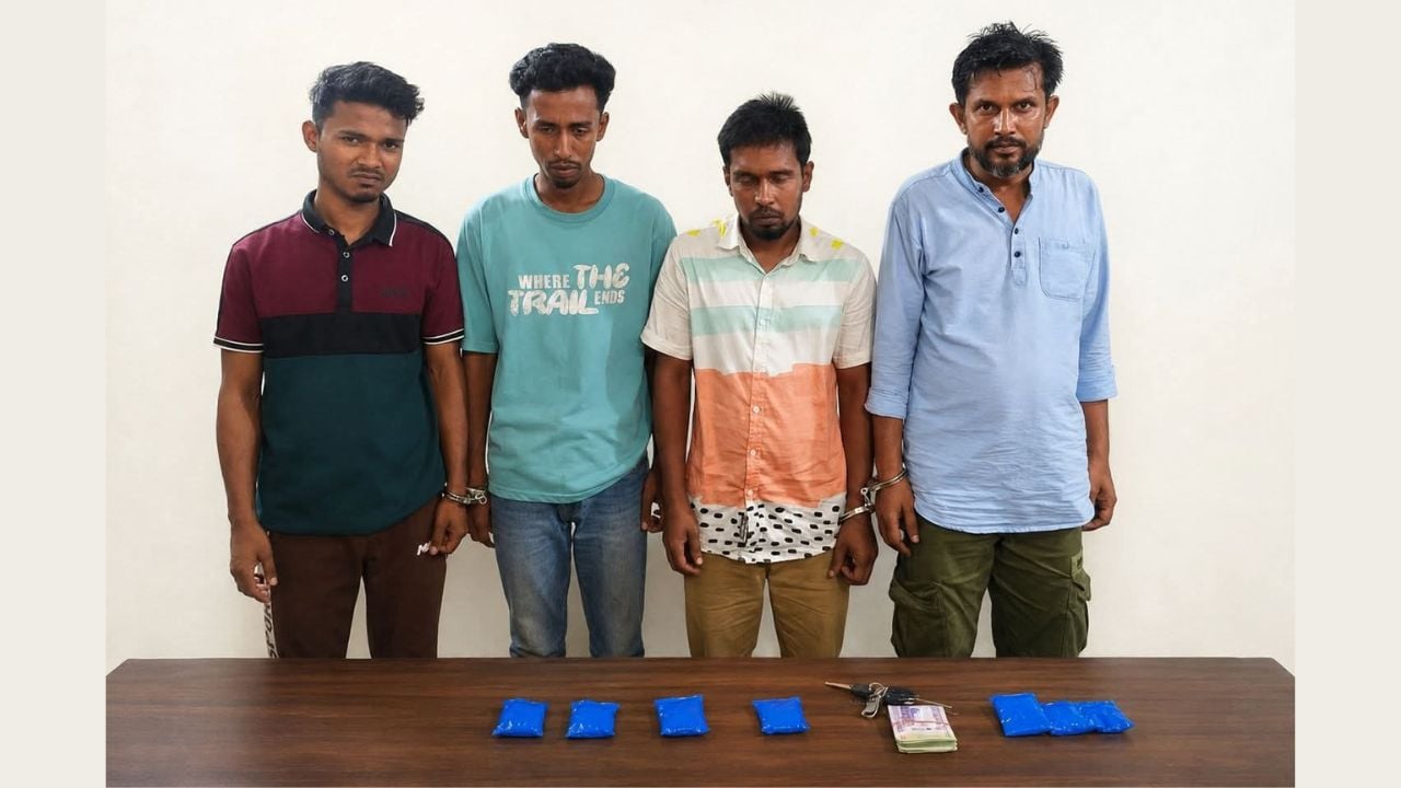 নেত্রকোনায় প্রাইভেটকারসহ ১ হাজার ১৯০ পিস ইয়াবা জব্দ, আটক ৪