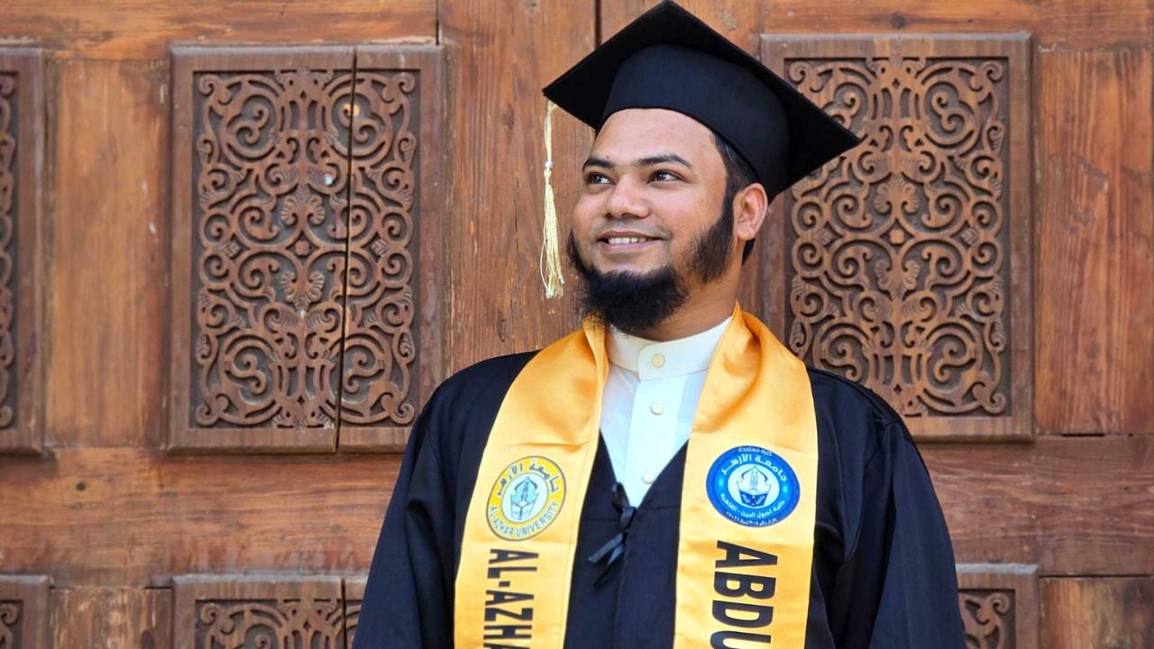 আল-আজহার বিশ্ববিদ্যালয় থেকে পঞ্চগড়ের মালেকের স্নাতক ডিগ্রি অর্জন