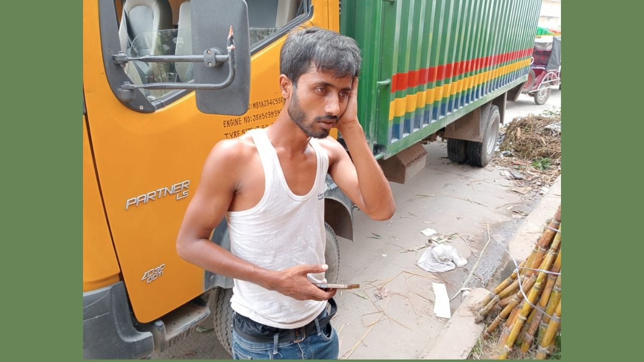 রংপুরে কাভার্ডভ্যানের চাপায় পথচারী নিহত, ড্রাইভার ও হেলপার আটক