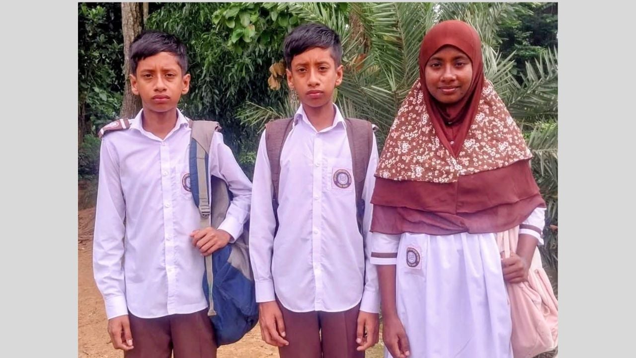 সখিপুরে জমজ তিন ভাই-বোন ট্যালেন্টপুলে বৃত্তি পেয়েছে