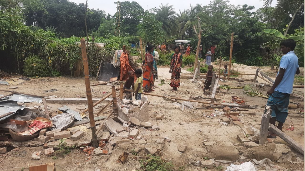 পুঠিয়ায় আদিবাসী পরিবারের ঘরবাড়ি ভাঙচুর, অভিযোগ লুটপাটেরও