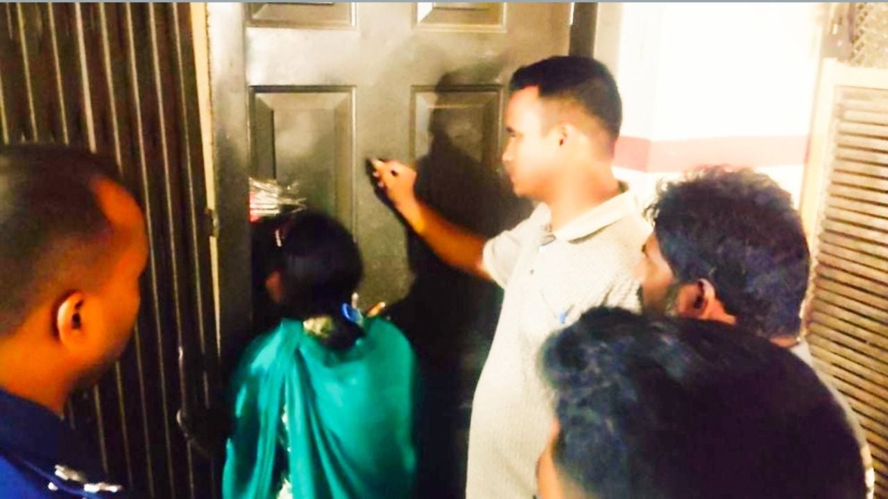 ফতুল্লায় কারখানা মালিক খুন, নারী কর্মী আটক