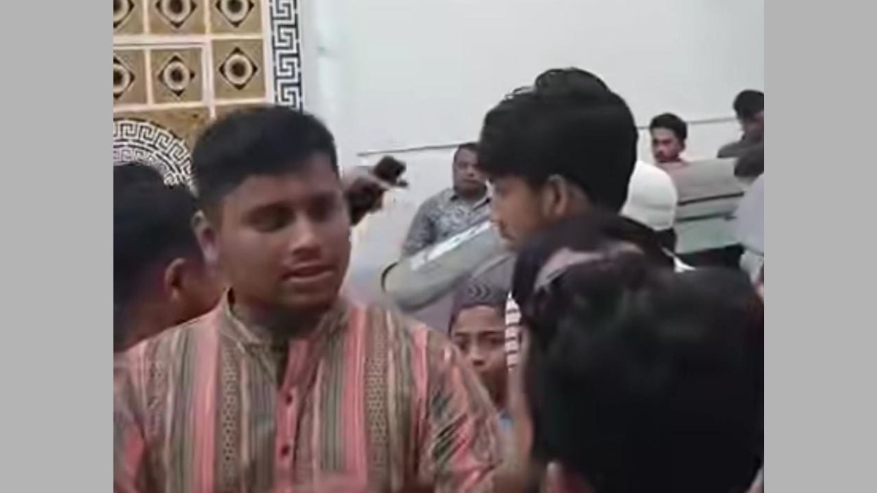 চট্টগ্রামে হাসনাত আবদুল্লাহর সঙ্গে মব সৃষ্টির অভিযোগ ছাত্রদল-যুবদলের বিরুদ্ধে