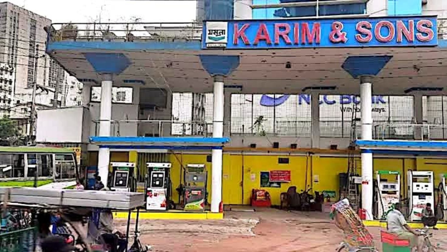 পাম্পে তেল কম দেওয়ায় তরুণ দল সভাপতিকে জরিমানা