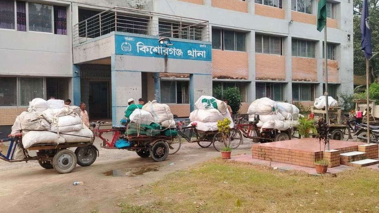 অবৈধ জাল তৈরির কারখানার সন্ধান, ৪৪ লাখ টাকার সামগ্রী জব্দ