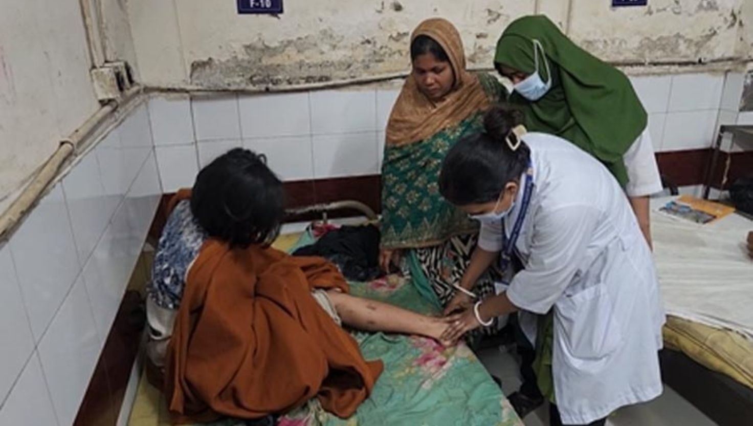 চিকিৎসক দম্পতির বিরুদ্ধে গৃহকর্মীকে নির্যাতনের অভিযোগ