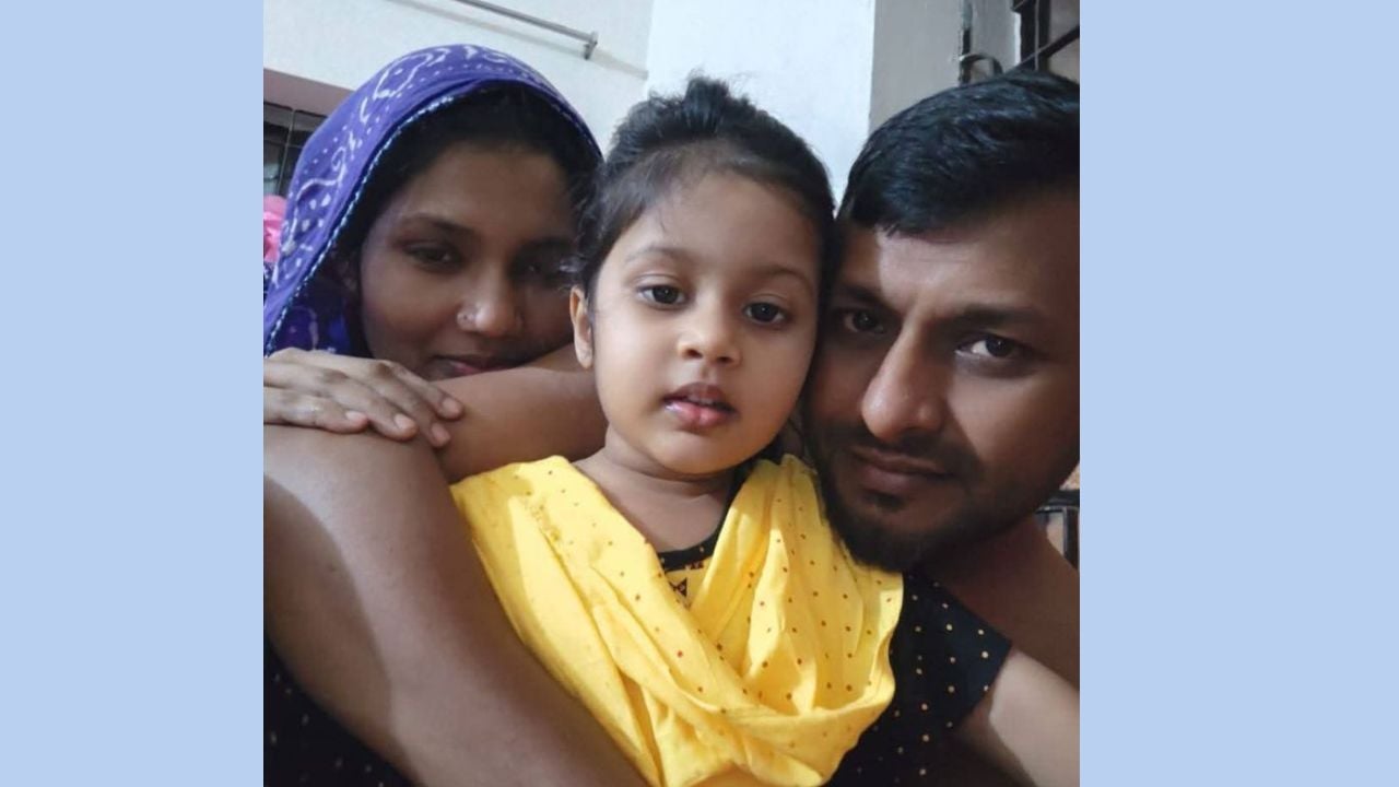 বাসের ধাক্কায় স্বামী-স্ত্রী ও শিশুকন্যার মর্মান্তিক মৃত্যু