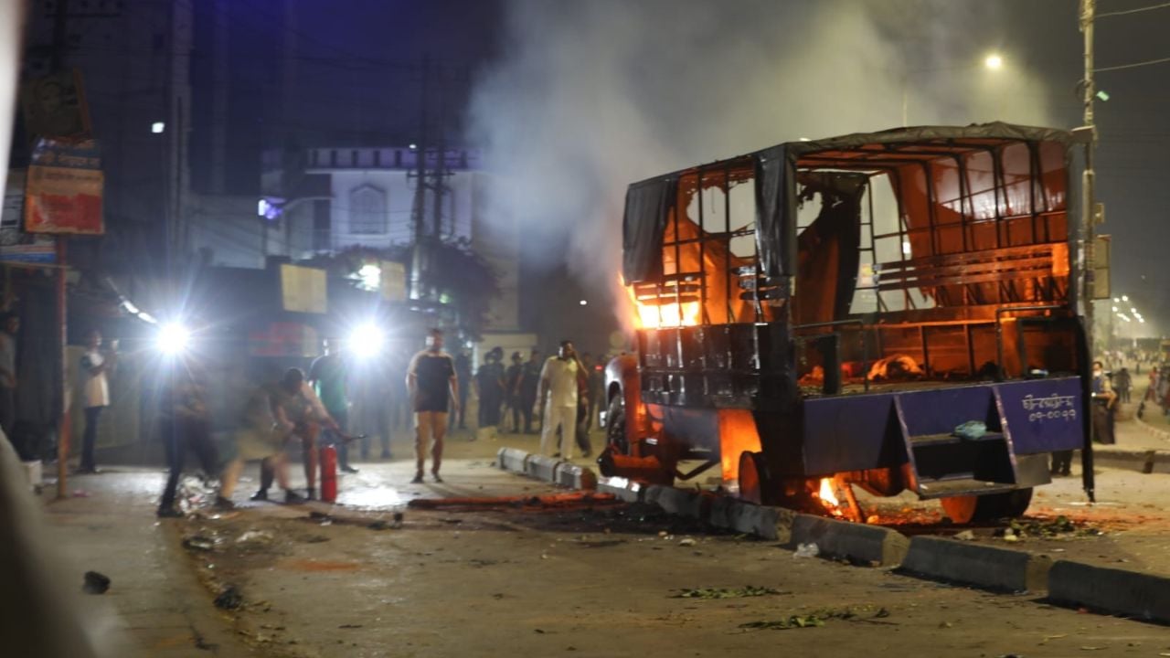 ৫ আগস্টের পর বাকলিয়ায় নজিরবিহীন গোলাগুলি, আহত ১৫ পুলিশ