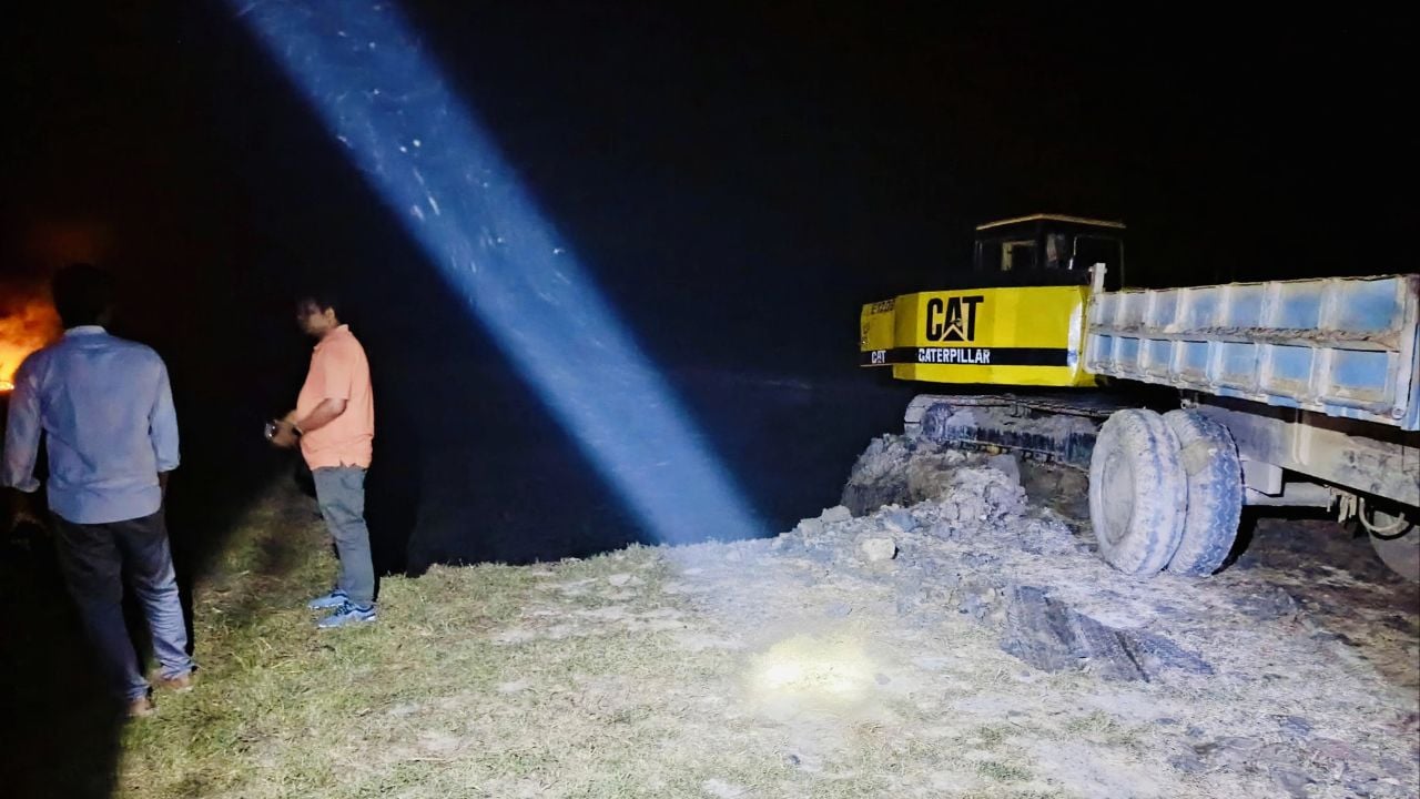 কৃষিজমিতে পুকুর খনন, গভীর রাতে ভ্রাম্যমাণ আদালতের অভিযান