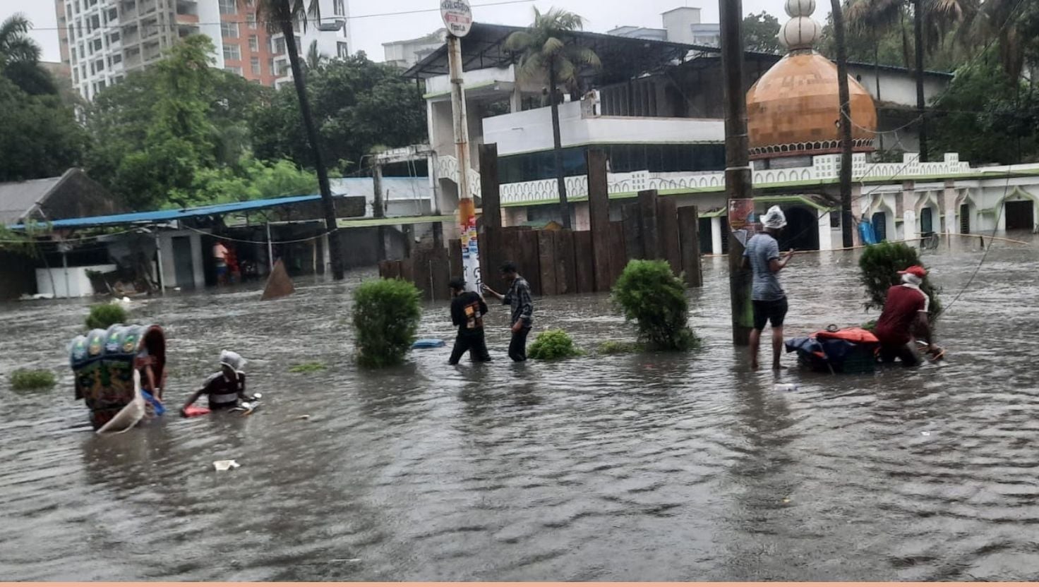 মাত্র ৬ মিলিমিটার বৃষ্টিতে চট্টগ্রামে জলাবদ্ধতা